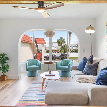 Coastal Condo - Walk To Beach Pool Pickleball And Boat Ramp